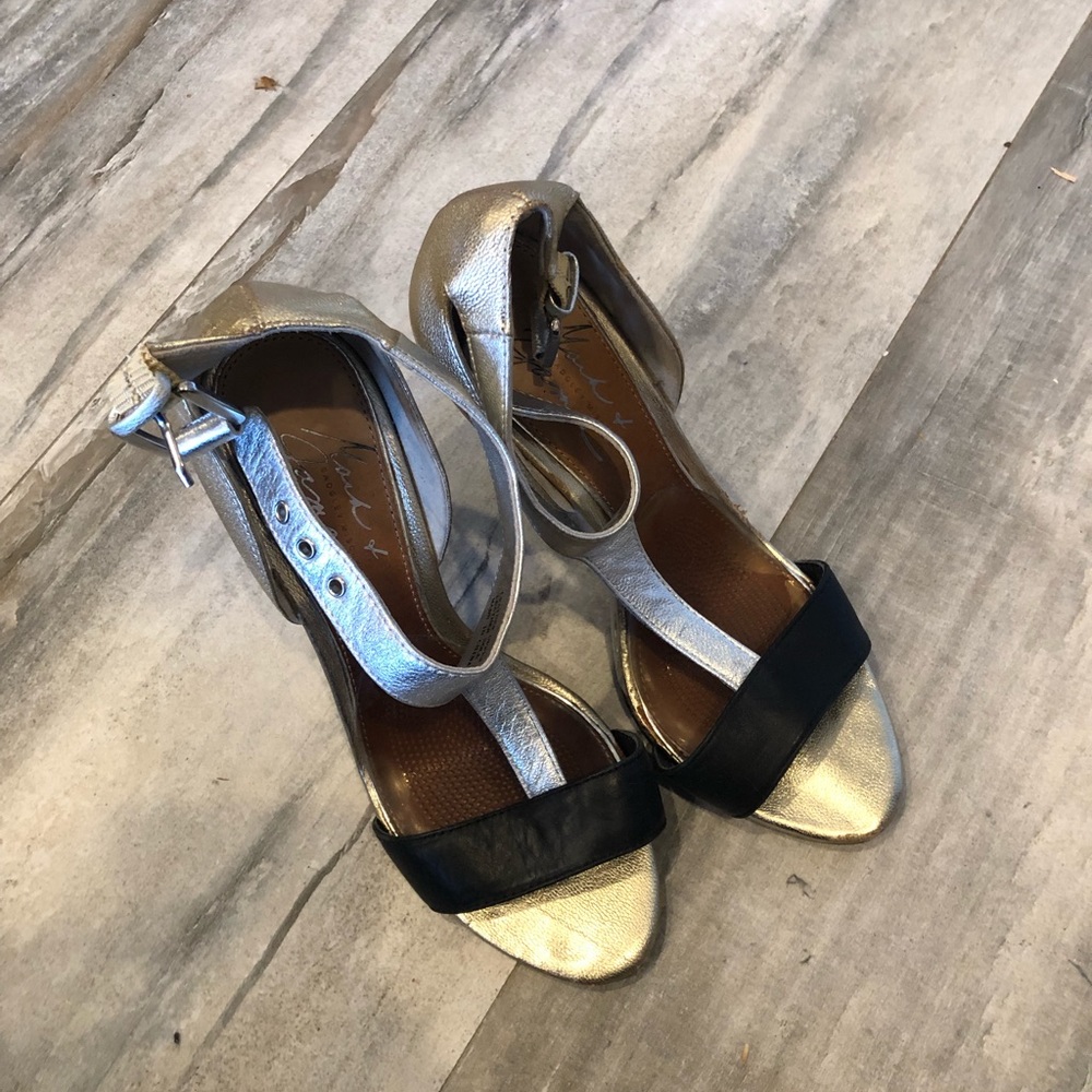 Badgley Mischka metallic heeled wedges